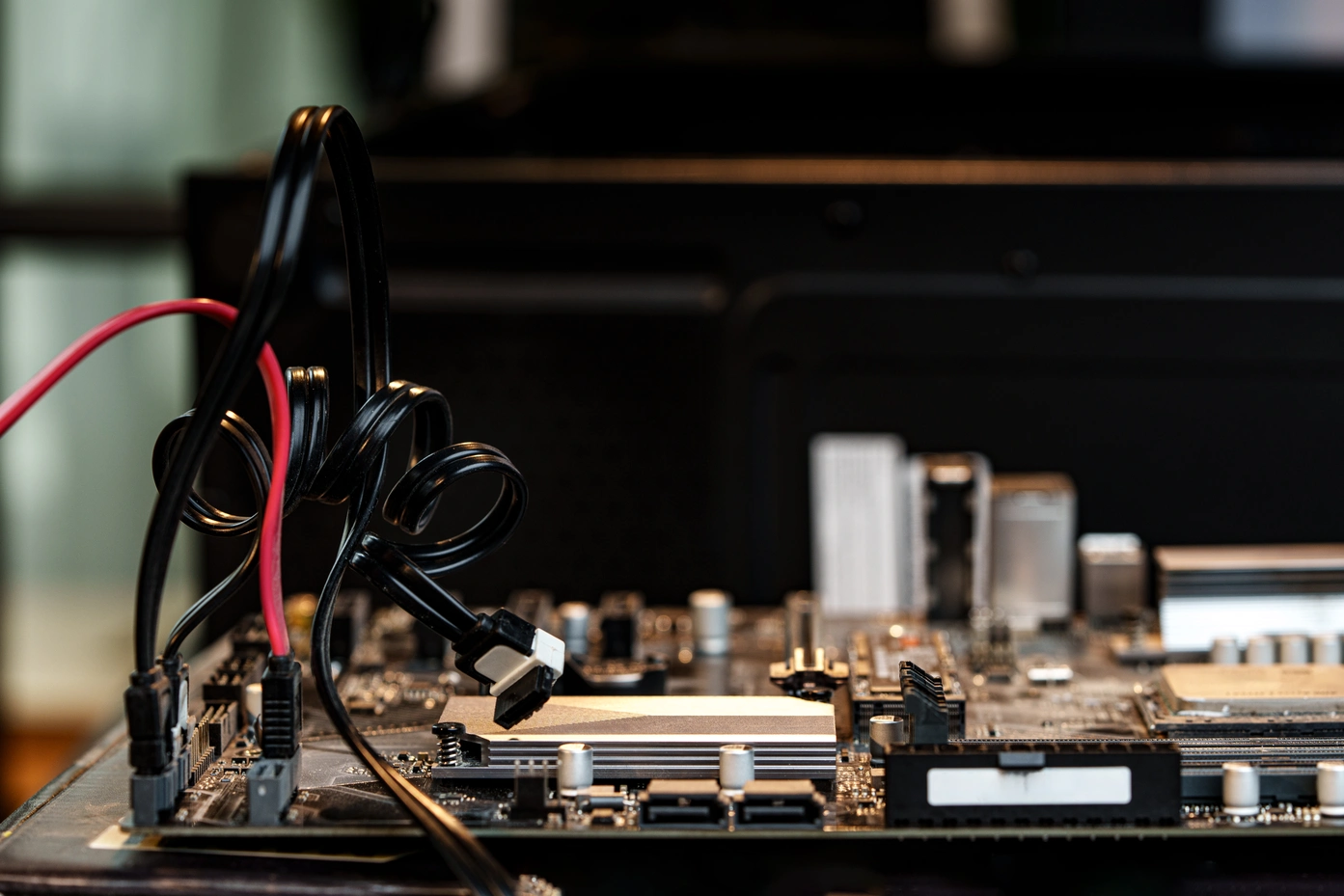 computer-parts-of-processing-unit-close-up-2024-02-26-22-17-06-utc